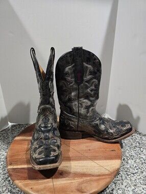 Corral boots  size 8